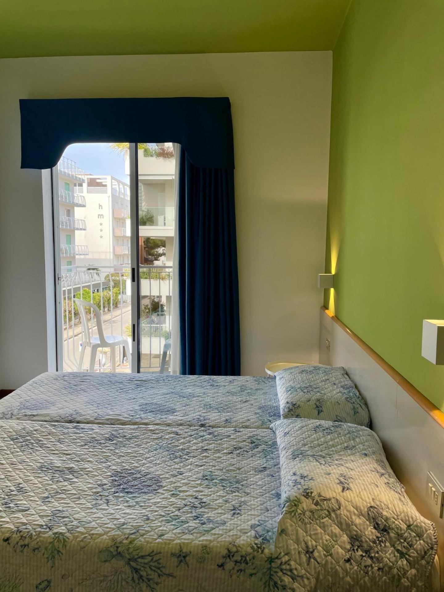 Hotel Portofino Лидо ди Йезоло Екстериор снимка