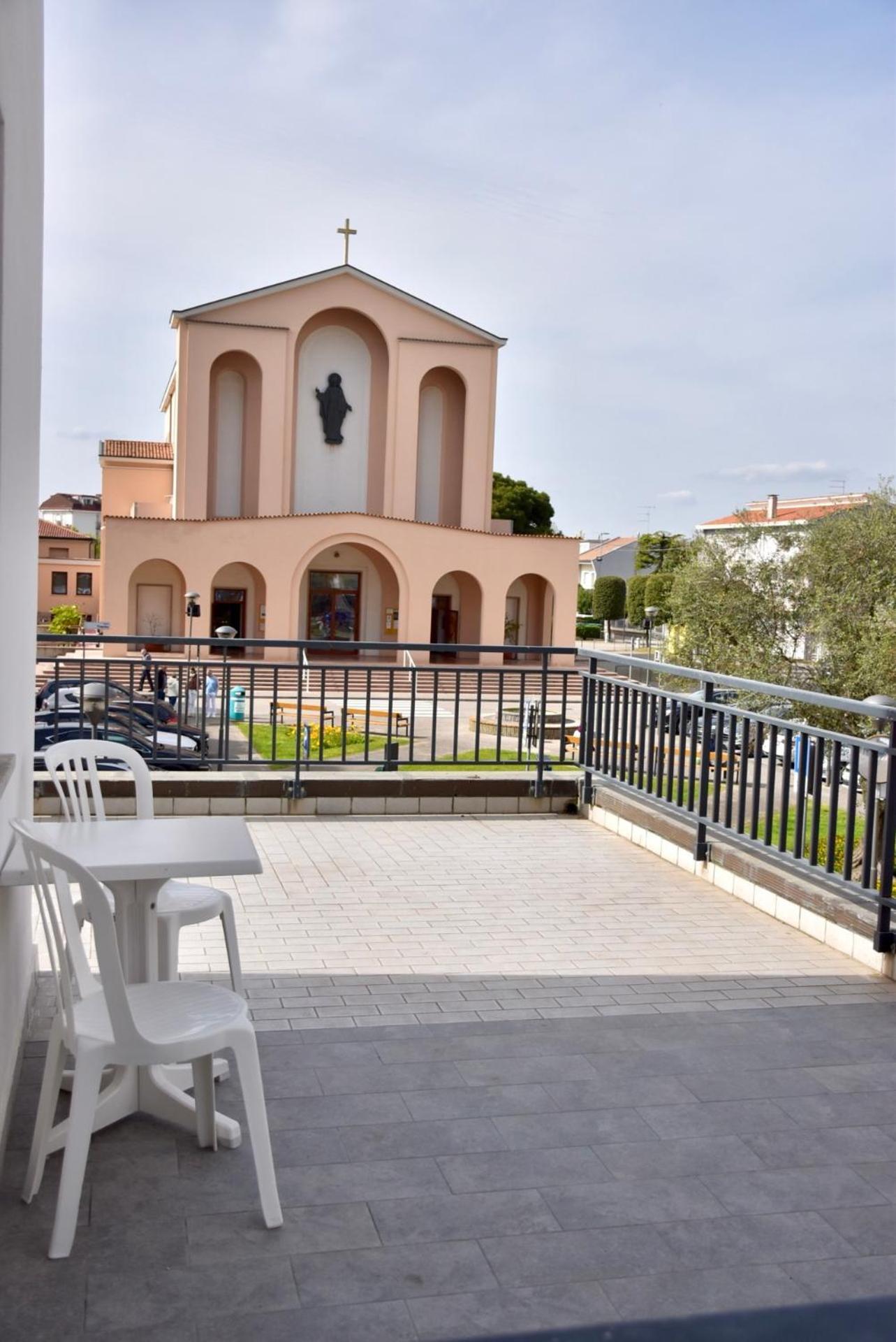 Hotel Portofino Лидо ди Йезоло Екстериор снимка