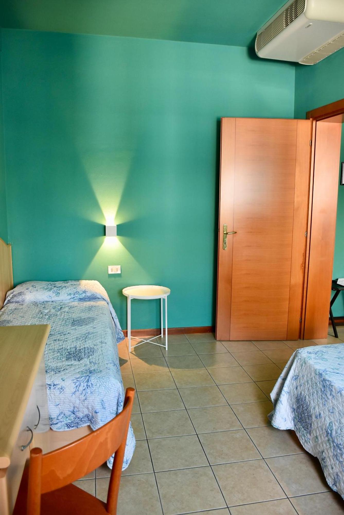 Hotel Portofino Лидо ди Йезоло Екстериор снимка