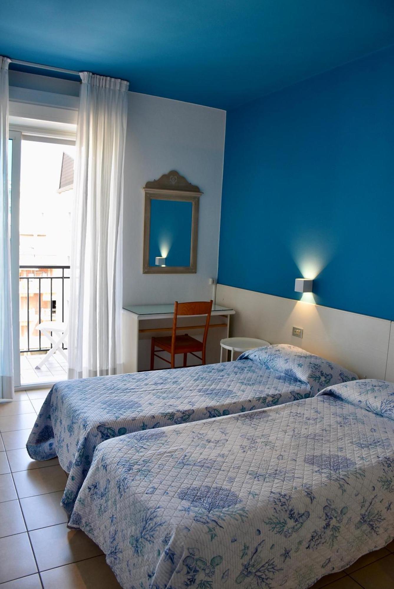 Hotel Portofino Лидо ди Йезоло Екстериор снимка
