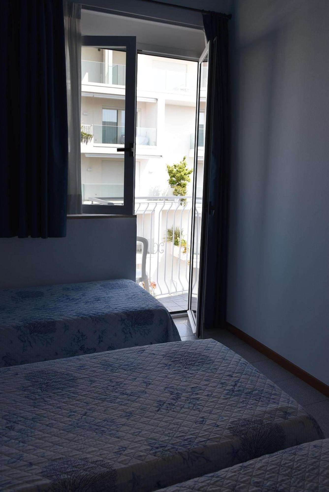 Hotel Portofino Лидо ди Йезоло Екстериор снимка