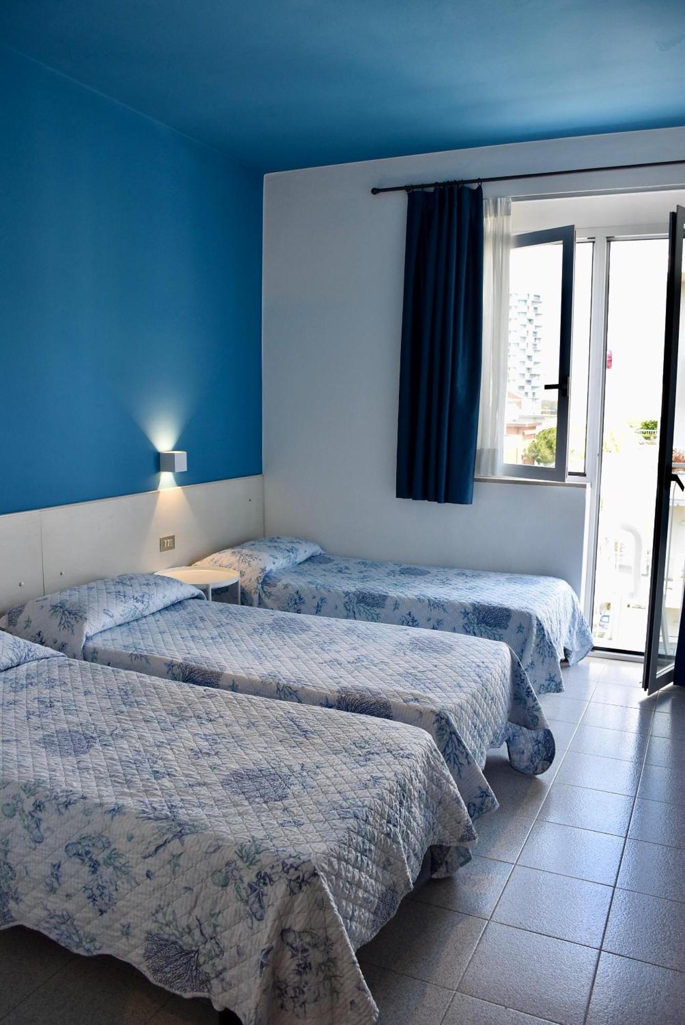 Hotel Portofino Лидо ди Йезоло Екстериор снимка