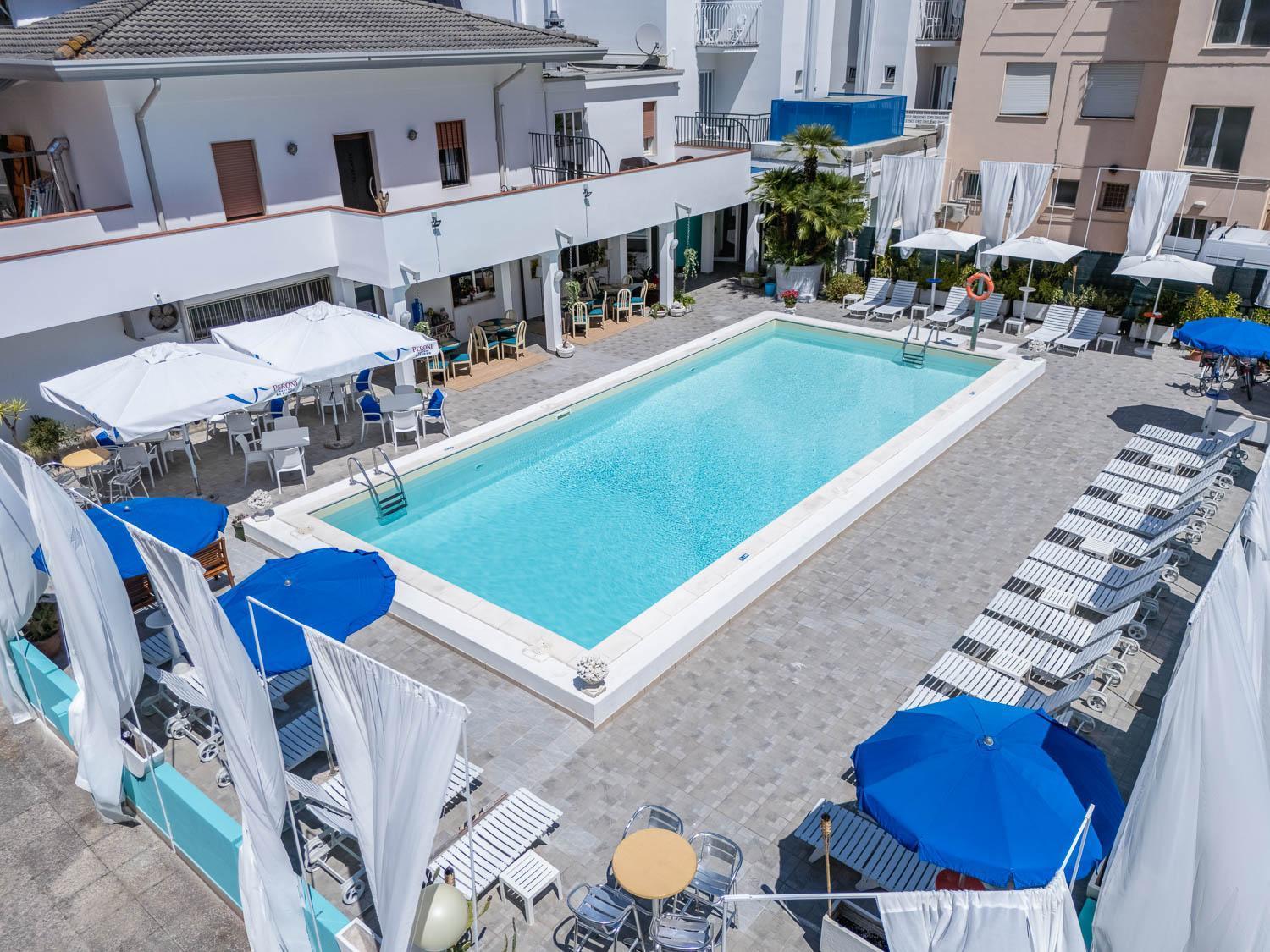 Hotel Portofino Лидо ди Йезоло Екстериор снимка