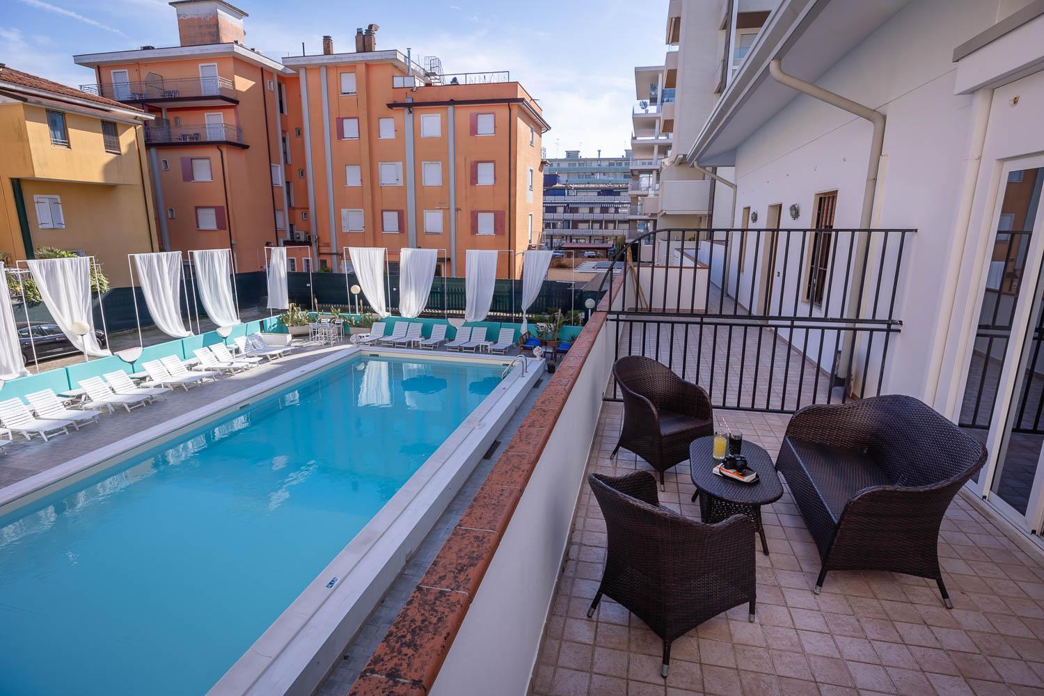 Hotel Portofino Лидо ди Йезоло Екстериор снимка